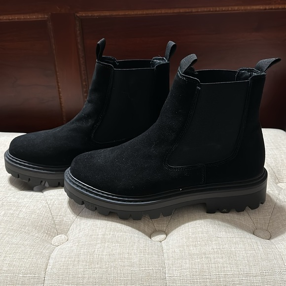 Booties - Picture 4 of 9